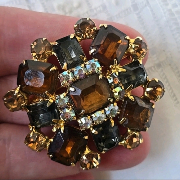 Vintage 60s Glass Rhinestones Prong Metal Pin Brooch EUC - Picture 3 of 5